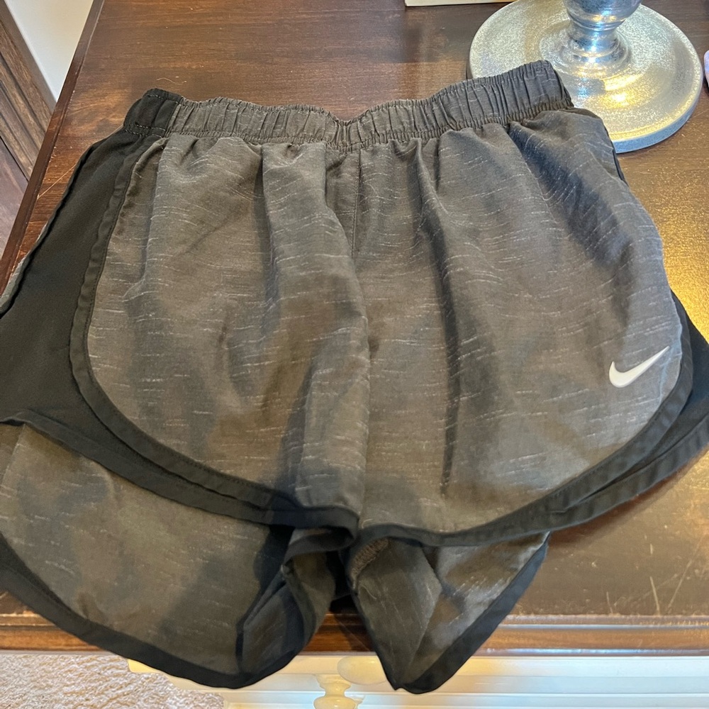 GRAY AND BLACK NIKE RUNNING SHORTS